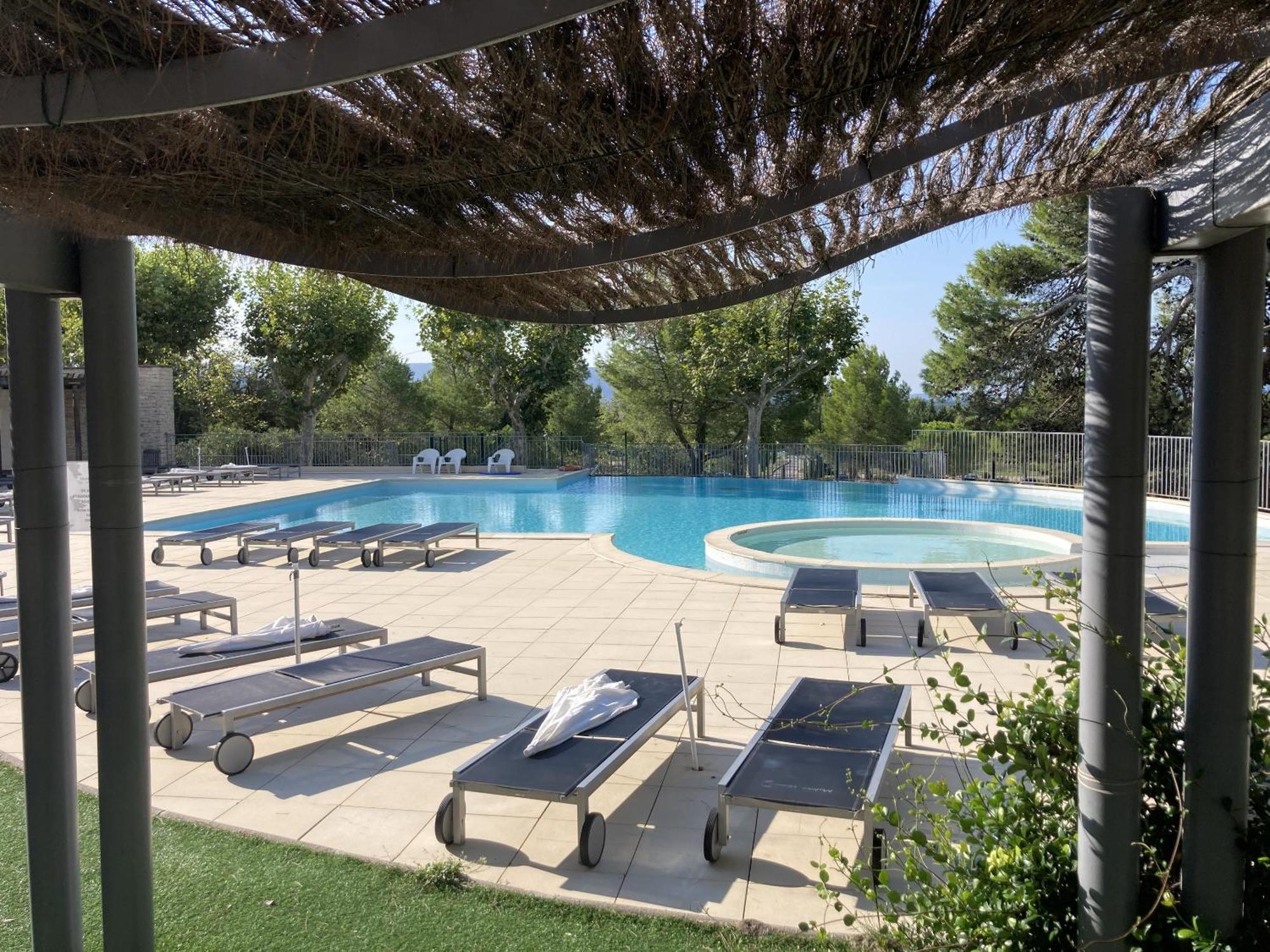 La Perle Du Golf -magnifique Vue Clim Linge Golf 6p Piscine Tennis Apartment Saumane-de-Vaucluse